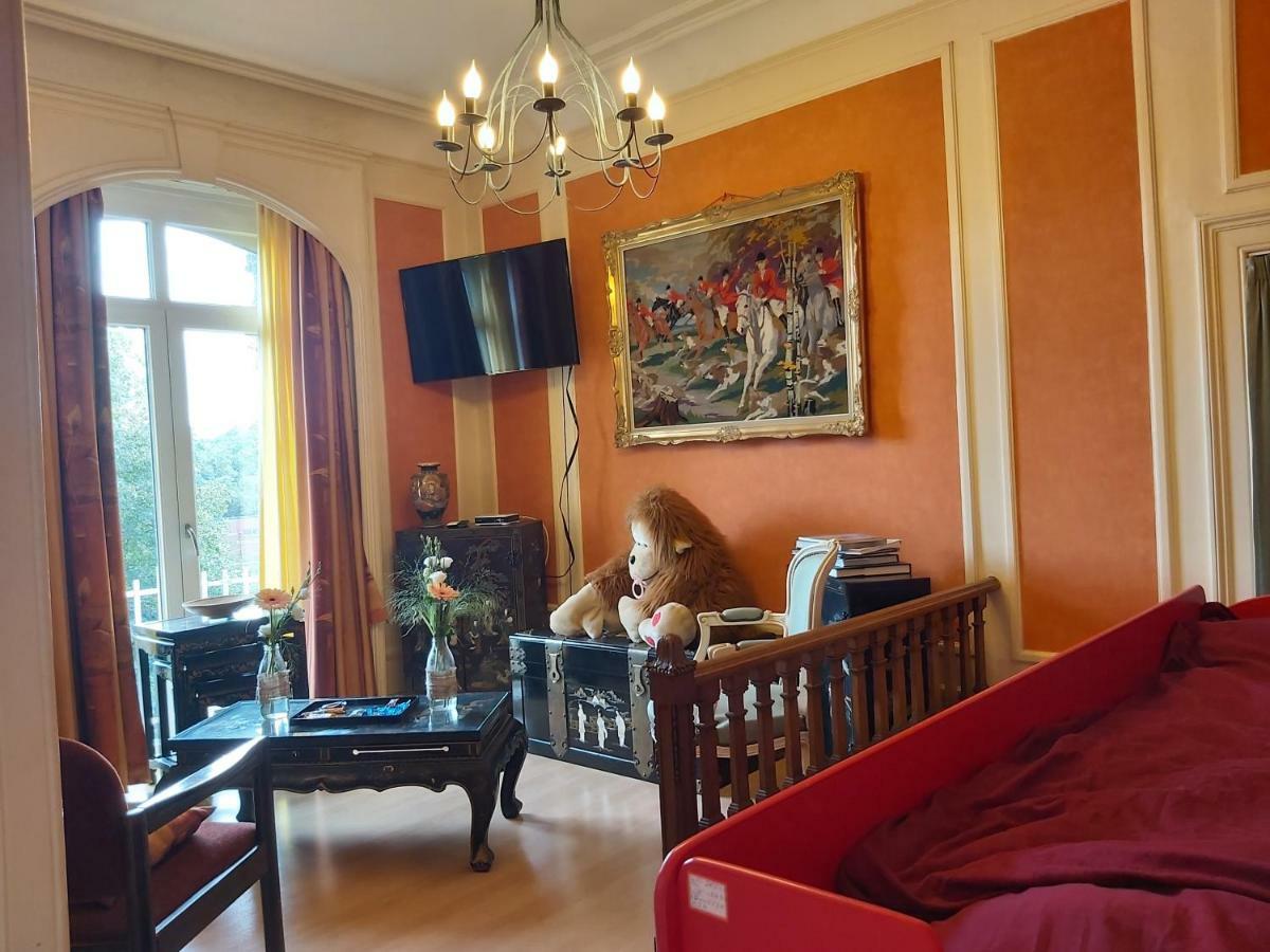 Hotel Chateau Lambert Moulinsart Hotel, Shuttle Airport, Long Term Parking, Snooker, Large Terrasse, Dinner, Breakfast *